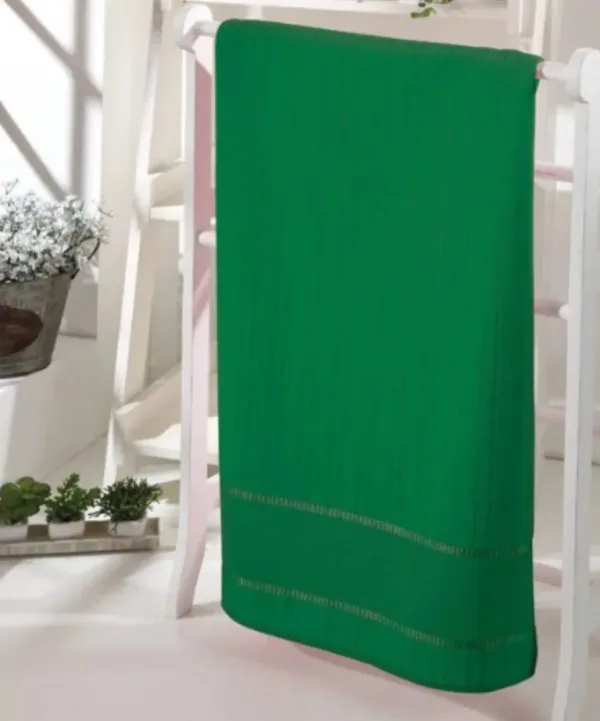 Toalha de Banho Dohler Bella 70X140 cm cores escuras para bordar verde escuro