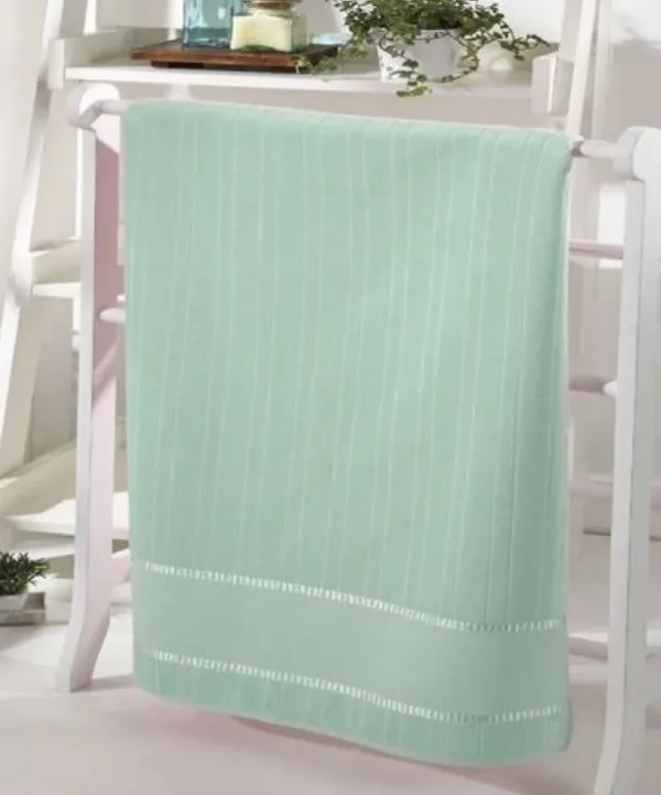 Toalha de Banho Döhler Bella 70X140 cm para bordar turquesa